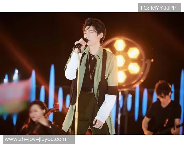 足球杨凯：从青涩少年到绿茵场上的闪耀明星之路